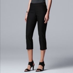 Simply Vera black pull-on seamed twill capris